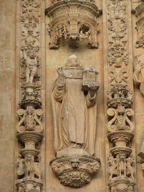 성 토마스 아퀴나스_photo by Lawrence OP_on the porch of the priory of San Esteban in Salamanca_Spain.jpg
